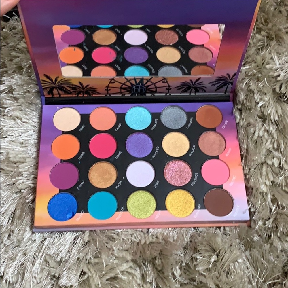 BH Cosmetics Weekend Festival Palette 🌴